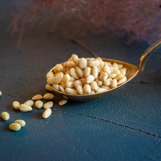 Organic shelled cedar nuts