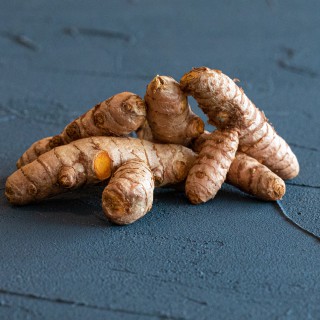 Ekologiškos ciberžolės (turmeric) šaknys