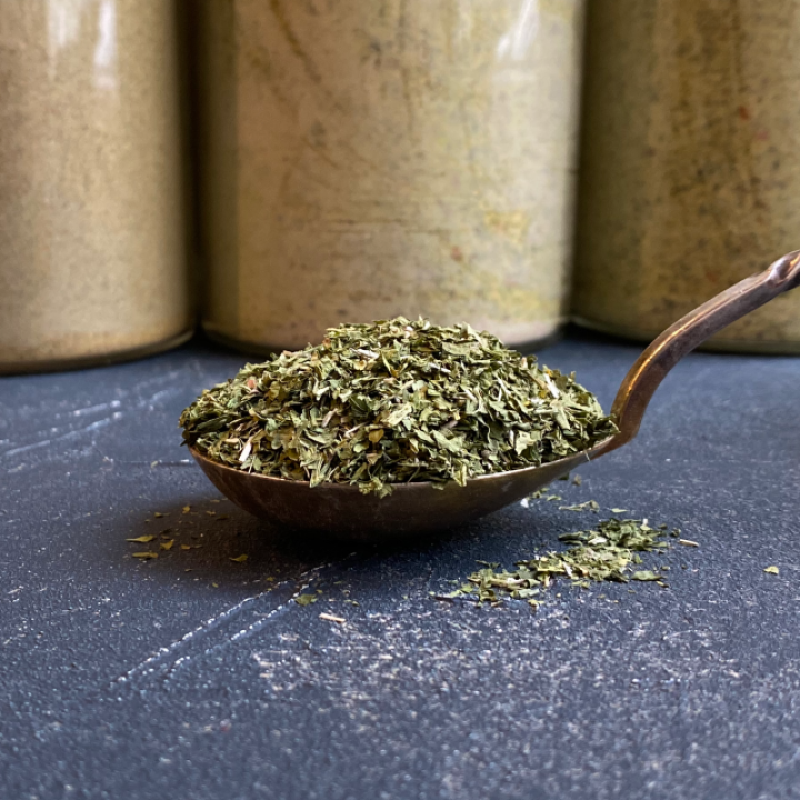 Organic dried parsley