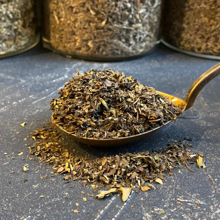 Organic lemon balm