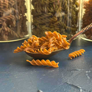 Органическая паста из красной чечевицы FUSILLI с морским салатом