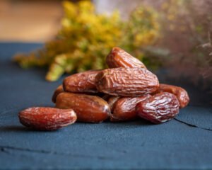 Organic Deglet Nour pitted dates (dried)