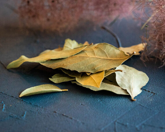 Organic bay leaves