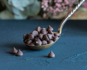 Organic dark chocolate droplets (70%)