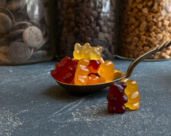 Organic fruit-flavoured gummy bears (without gelatine)