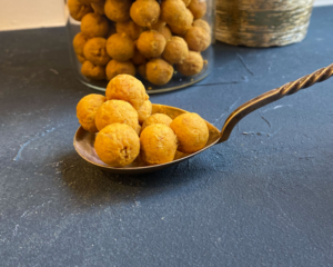 Organic dried mango balls
