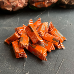 Ekologiški augaliniai saldainiai „Karvutė“ karamelės su druska skonio