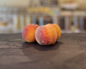 Ekologiški švieži persikai