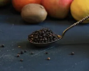 Organic black peppercorns, kernels